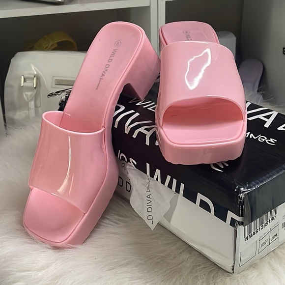 BABY PINK MULES - Picture 1 of 8